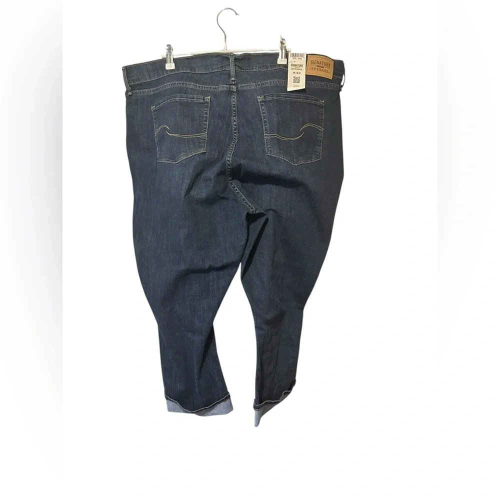 Signature by Levi Strauss Dark Blue Cropped Jeans - Picture 13 of 14